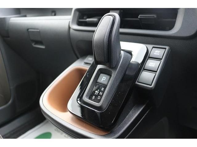 Toyota SIENTA 2022-12 13590-18