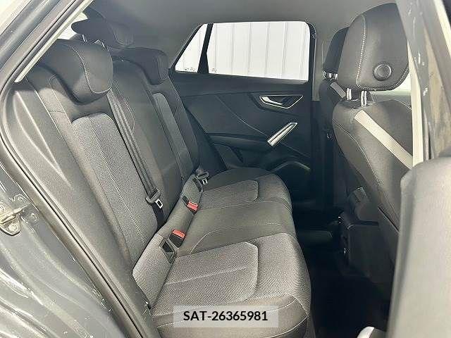 Audi Q2 2017-10 210570-5