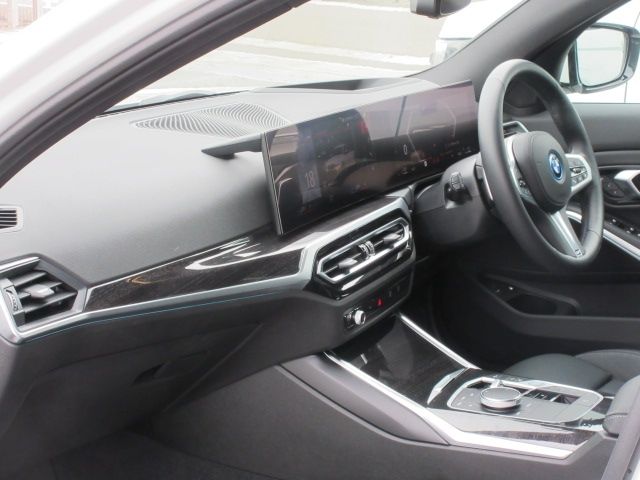 Bmw 3 SERIES 2022-11 2252-28