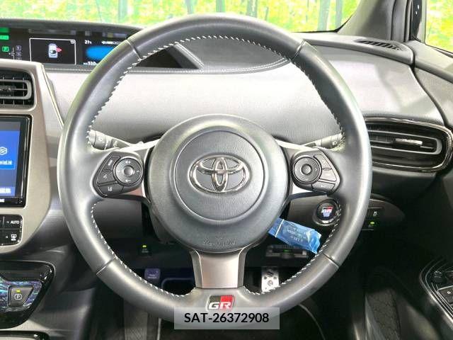 Toyota PRIUS PHV 2022-04 228901-11