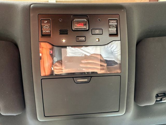 Lexus LX 2019-04 16168-12