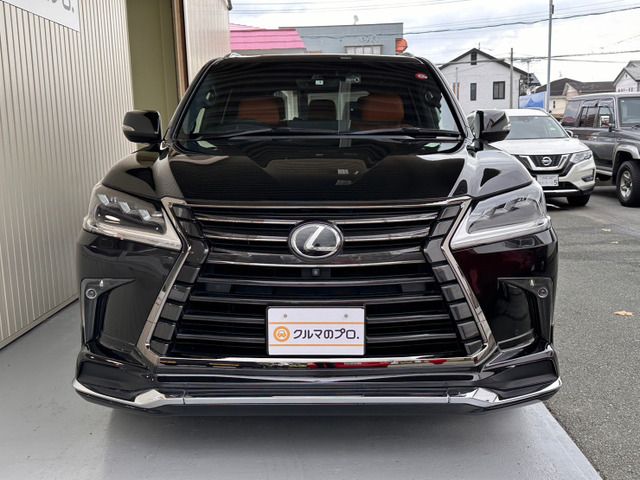 Lexus LX 2019-04 16168-1