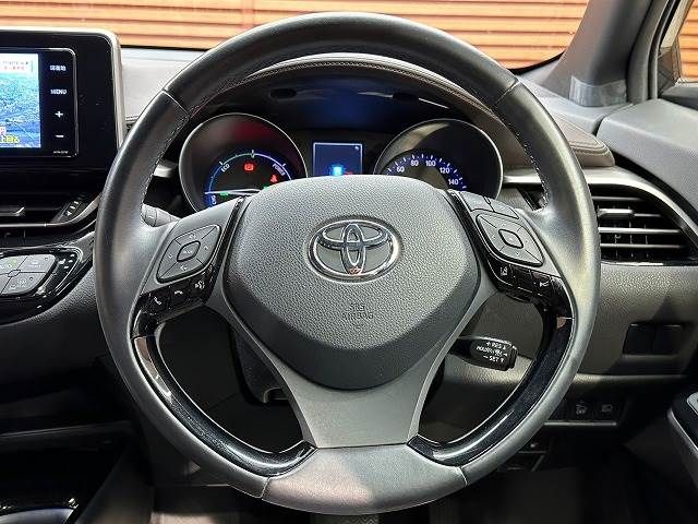 Toyota C-HR 2017-07 9555-12