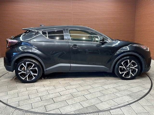 Toyota C-HR 2017-07 9555-17