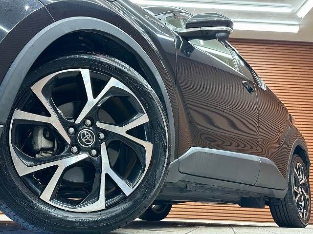 Toyota C-HR 2017-07 9555-10