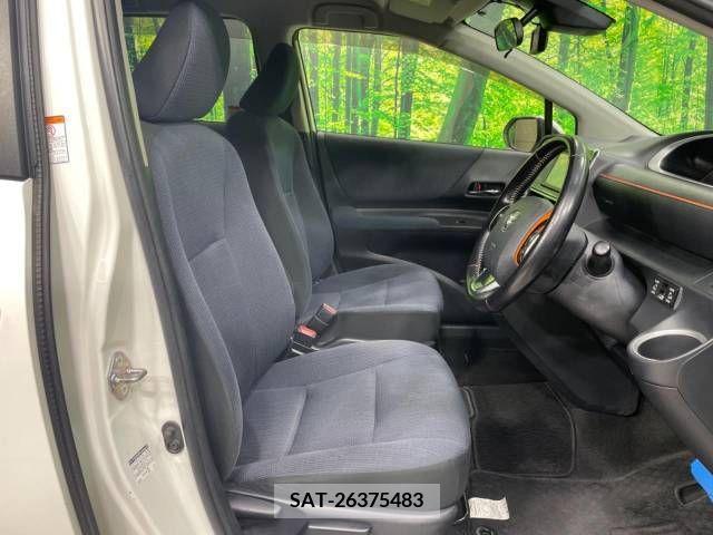Toyota SIENTA 2015-08 348671-8