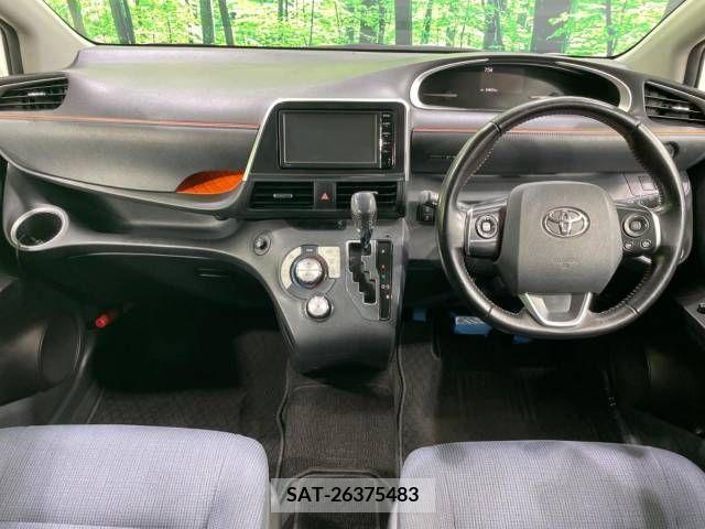 Toyota SIENTA 2015-08 348671-1