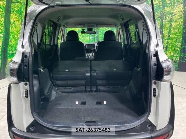 Toyota SIENTA 2015-08 348671-11