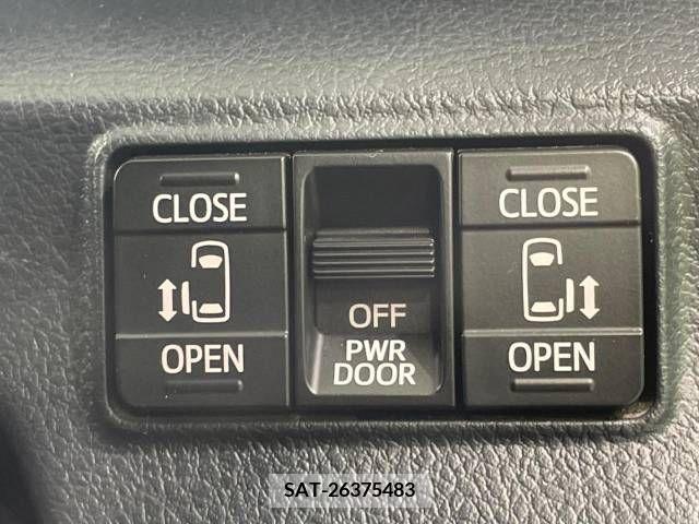 Toyota SIENTA 2015-08 348671-4