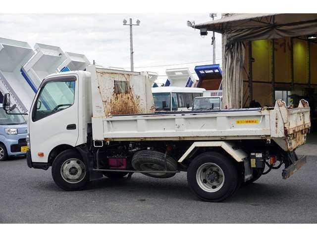 Hino DUTRO 2017-02 184706-6