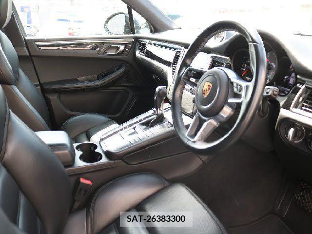 Porsche MACAN 2017-02 236368-11