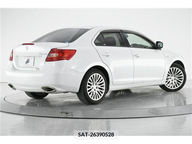 Suzuki KIZASHI 2015-09 362295-1