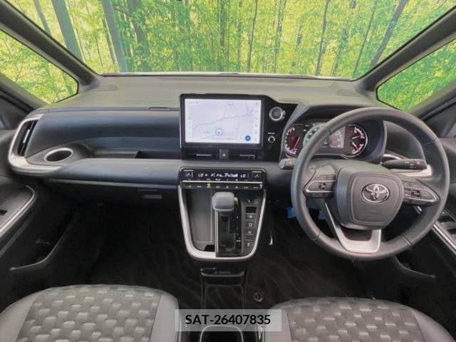 Toyota VOXY 2023-01 345547-1
