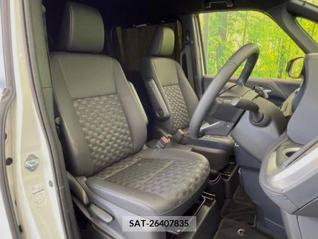Toyota VOXY 2023-01 345547-8