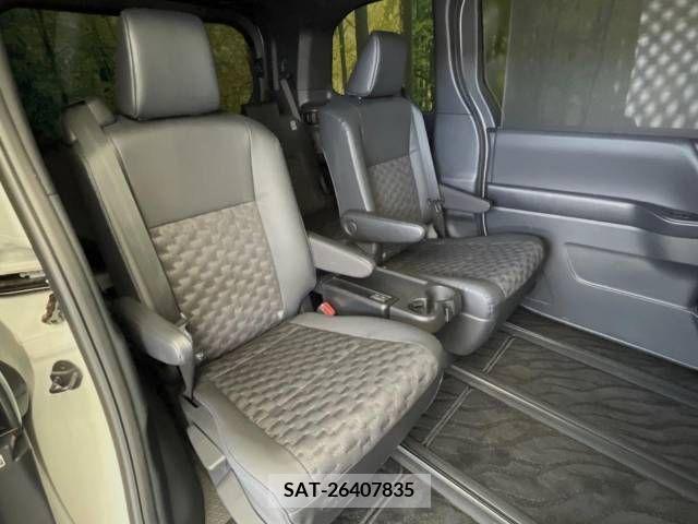 Toyota VOXY 2023-01 345547-9