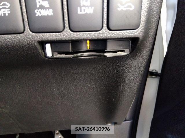 Mitsubishi OUTLANDER PHEV 2018-04 331719-13