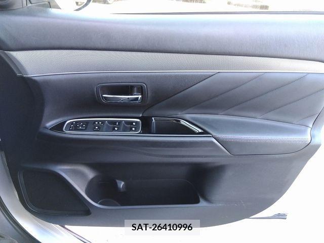 Mitsubishi OUTLANDER PHEV 2018-04 331719-28