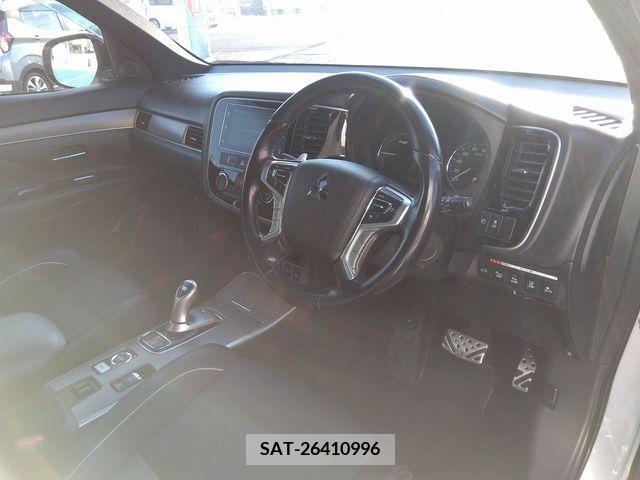 Mitsubishi OUTLANDER PHEV 2018-04 331719-16