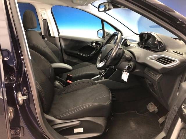 Peugeot 208 2018-09 182289-8