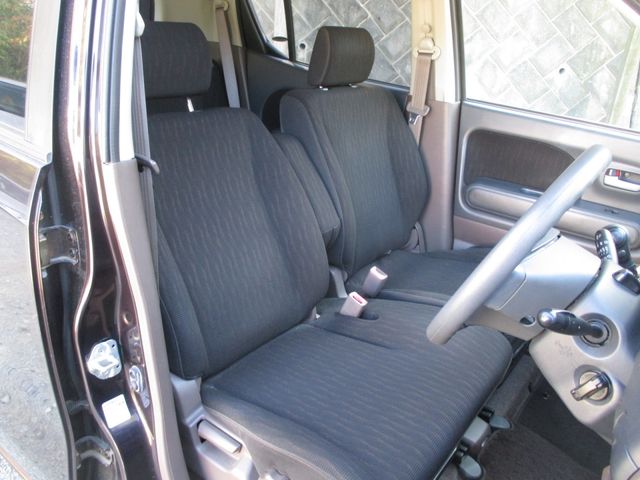 Nissan MOCO 2010-08 28166-1