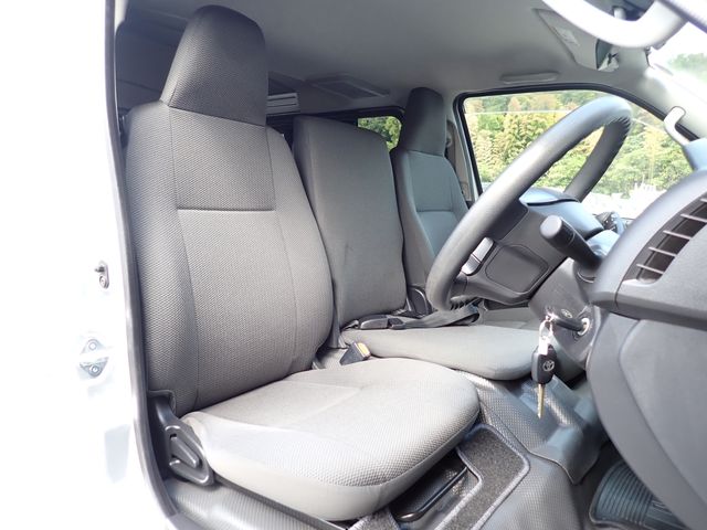 Toyota HIACE VAN 2020-06 20238-18
