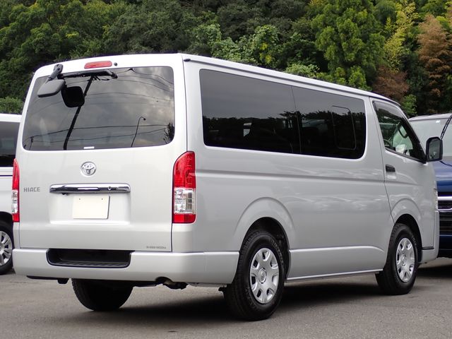 Toyota HIACE VAN 2020-06 20238-1