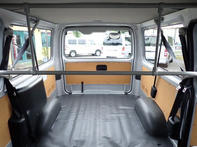 Toyota HIACE VAN 2020-06 20238-26