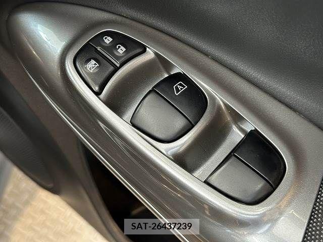 Nissan JUKE 2011-10 374320-15