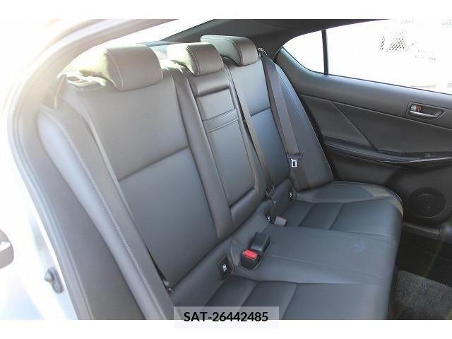 Lexus IS 2021-01 207594-15