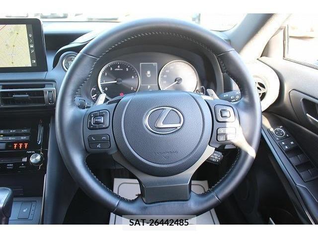 Lexus IS 2021-01 207594-16