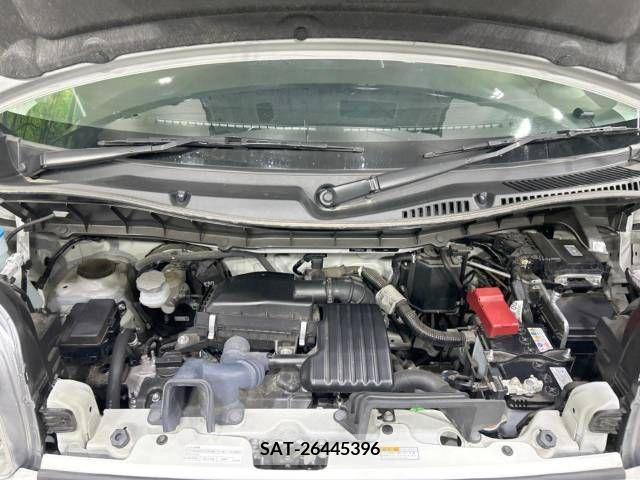 Suzuki SPACIA 2022-08 330195-18