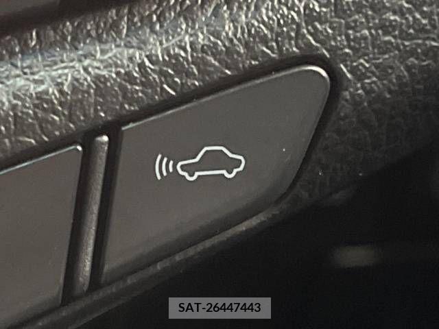 Toyota VELLFIRE 2019-01 333047-4