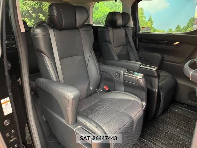 Toyota VELLFIRE 2019-01 333047-12
