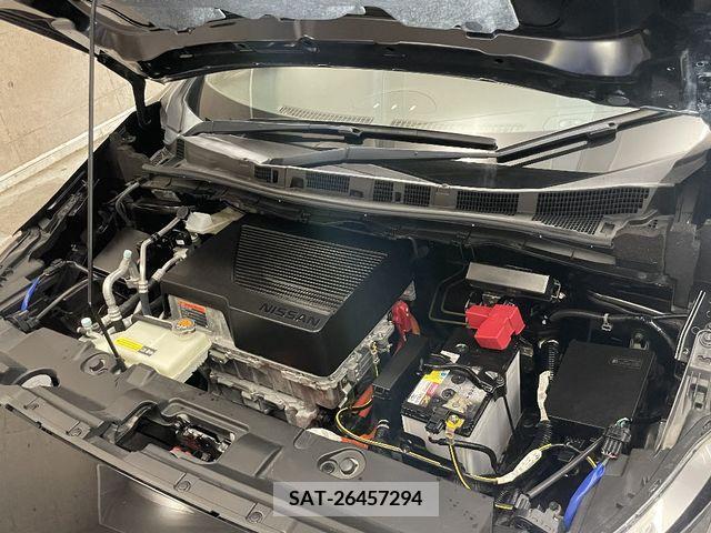 Nissan LEAF 2019-08 395442-23