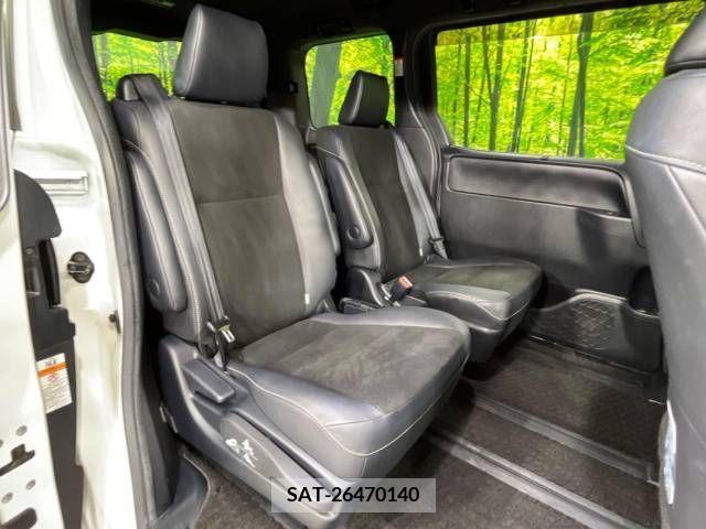Toyota NOAH 2016-11 321494-9