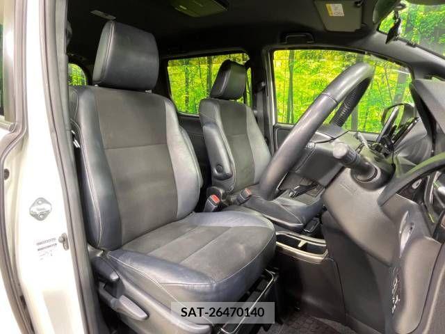 Toyota NOAH 2016-11 321494-8