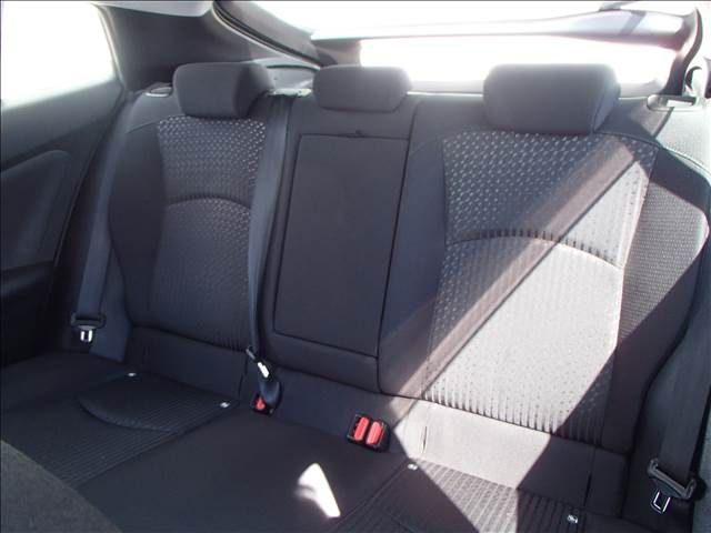 Toyota PRIUS 2017-06 12919-12