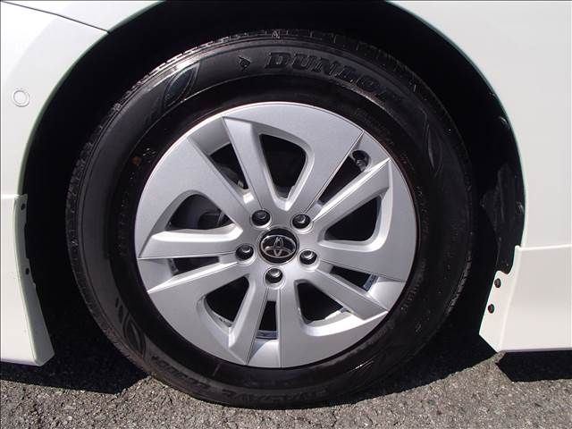Toyota PRIUS 2017-06 12919-13