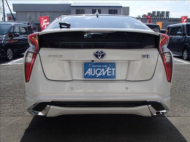 Toyota PRIUS 2017-06 12919-1