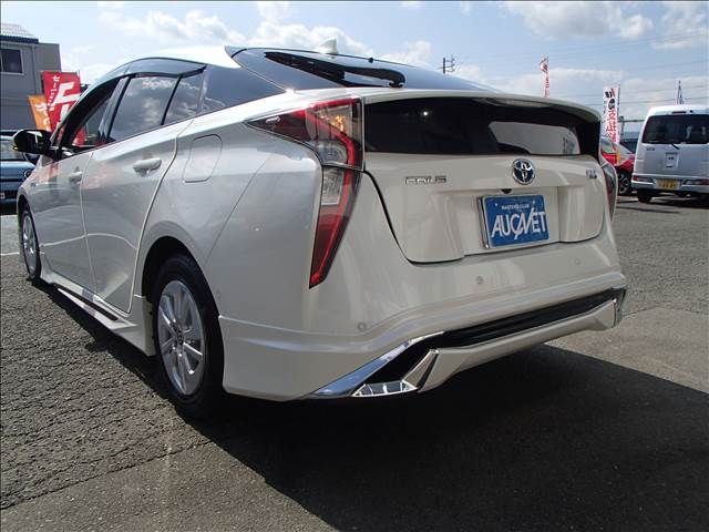 Toyota PRIUS 2017-06 12919-2