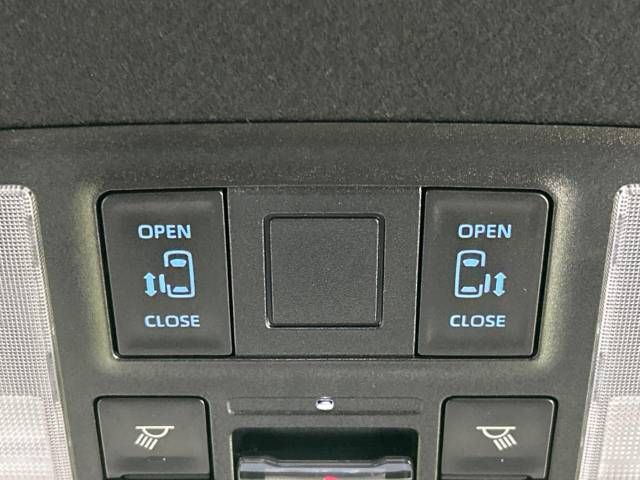 Toyota NOAH 2023-06 196454-5
