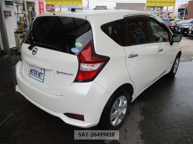 Nissan NOTE 2018-01 305418-3