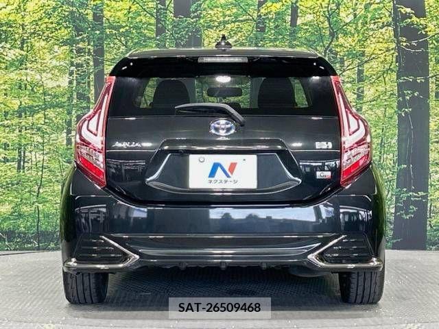 Toyota AQUA 2014-10 343749-15