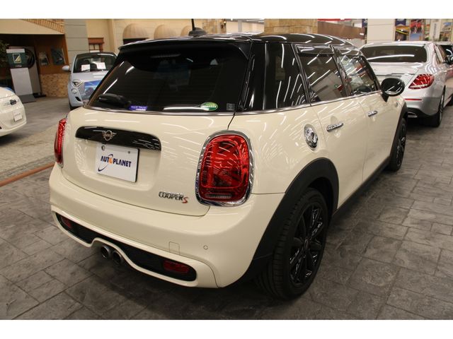 Bmw MINI 2021-02 21035-26