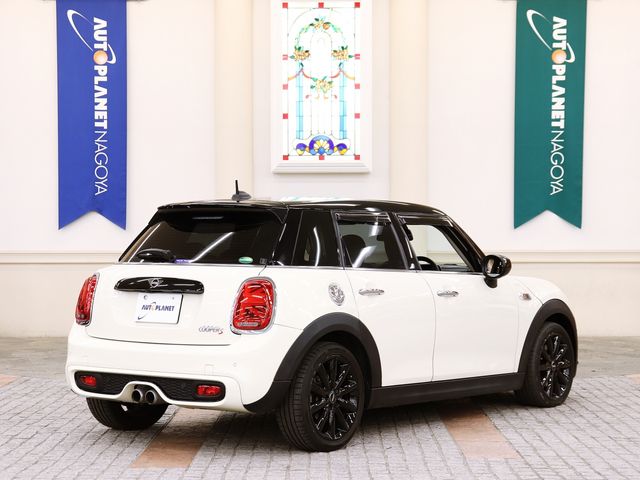 Bmw MINI 2021-02 21035-2