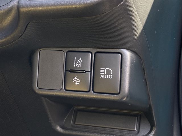 Toyota AQUA 2017-10 2930-13