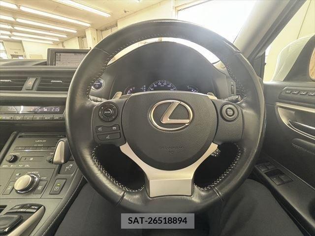 Lexus CT 2016-05 322674-8
