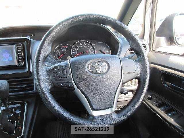 Toyota NOAH 2018-11 279501-2