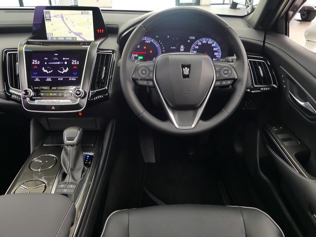 Toyota CROWN SEDAN 2018-10 195007-10
