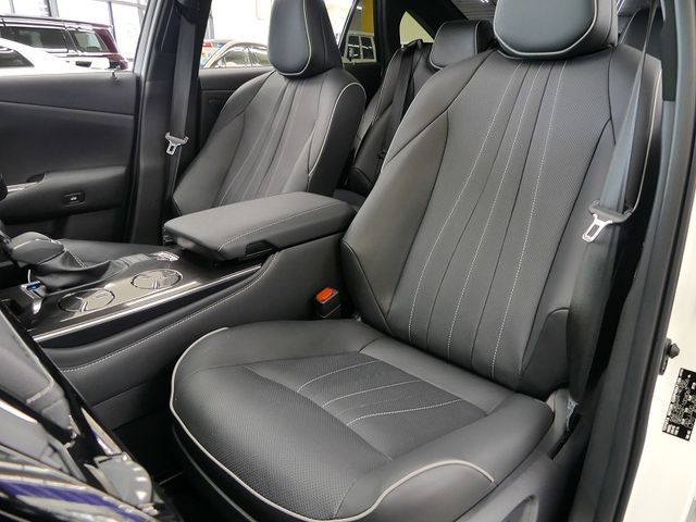 Toyota CROWN SEDAN 2018-10 195007-17